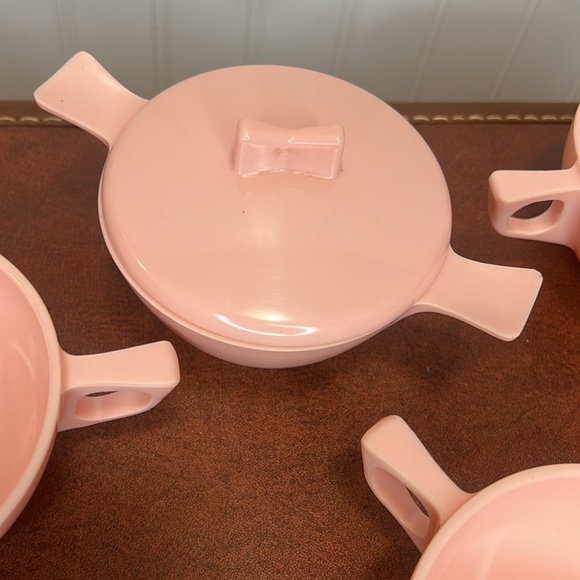 - Sun Valley Melmac Eight Cups and Sugar Dish - Picture 4 of 6